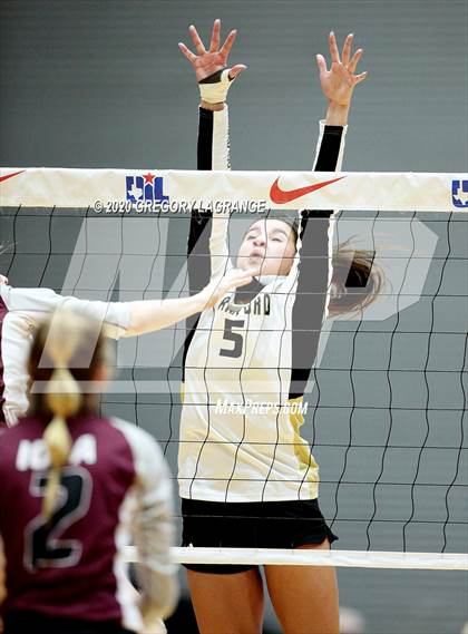 Thumbnail 1 in Crawford vs Iola (UIL 2A Final) photogallery.