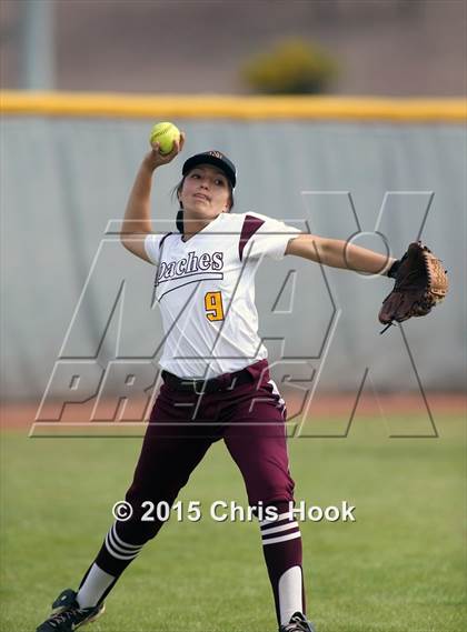 Thumbnail 2 in Nogales vs. Sabino (Tucson Badger Invitational) photogallery.
