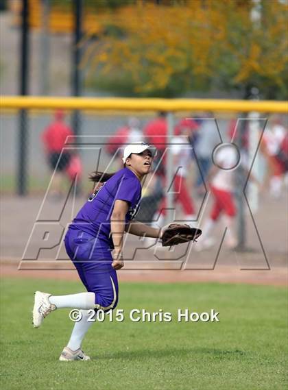 Thumbnail 3 in Nogales vs. Sabino (Tucson Badger Invitational) photogallery.