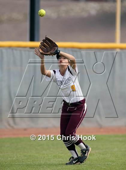 Thumbnail 3 in Nogales vs. Sabino (Tucson Badger Invitational) photogallery.