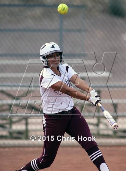 Thumbnail 2 in Nogales vs. Sabino (Tucson Badger Invitational) photogallery.