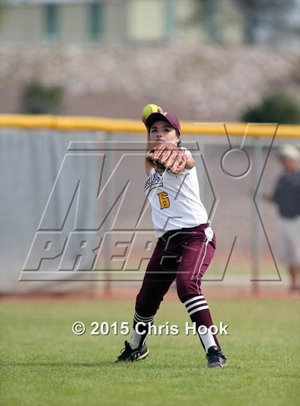 Thumbnail 1 in Nogales vs. Sabino (Tucson Badger Invitational) photogallery.