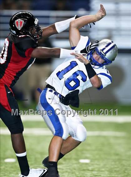 Thumbnail 1 in Georgetown vs. Harker Heights (Dave Campbell's Texas Football Classic) photogallery.
