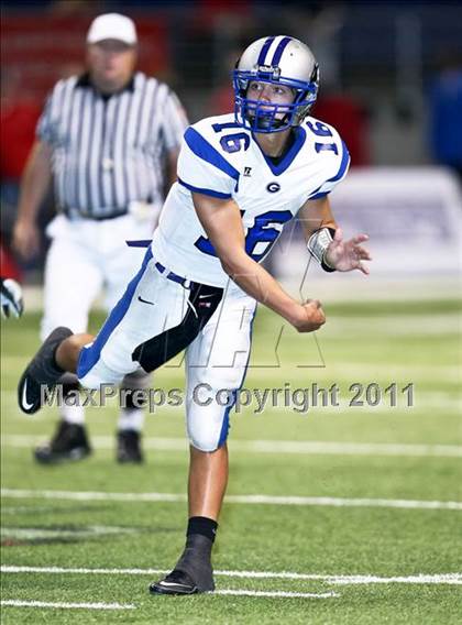 Thumbnail 1 in Georgetown vs. Harker Heights (Dave Campbell's Texas Football Classic) photogallery.