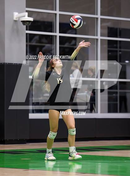 Thumbnail 3 in Whitewright vs. Alba-Golden photogallery.