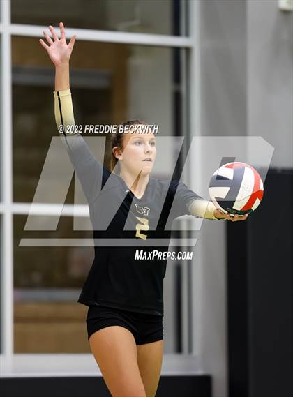 Thumbnail 3 in Whitewright vs. Alba-Golden photogallery.
