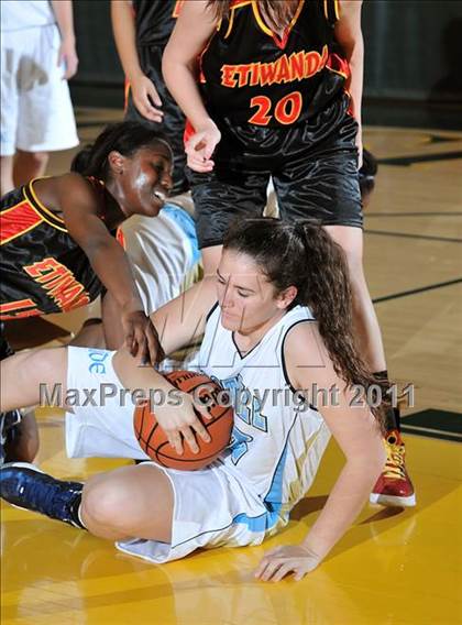 Thumbnail 1 in Foothill vs Etiwanda (OC Championships) photogallery.