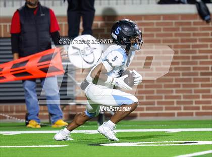 Thumbnail 2 in Seguin vs. Walnut Grove (UIL 5A Division II Bi-District Playoff) photogallery.