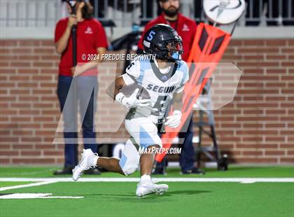 Thumbnail 1 in Seguin vs. Walnut Grove (UIL 5A Division II Bi-District Playoff) photogallery.