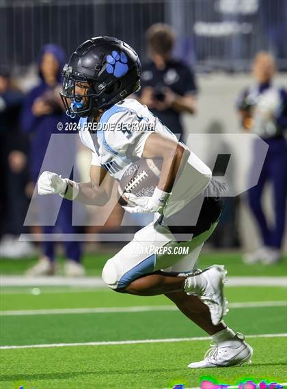 Thumbnail 3 in Seguin vs. Walnut Grove (UIL 5A Division II Bi-District Playoff) photogallery.