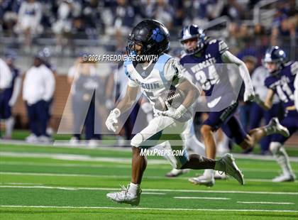 Thumbnail 2 in Seguin vs. Walnut Grove (UIL 5A Division II Bi-District Playoff) photogallery.