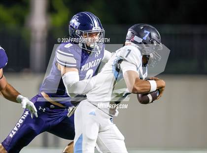 Thumbnail 3 in Seguin vs. Walnut Grove (UIL 5A Division II Bi-District Playoff) photogallery.