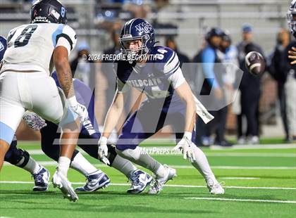 Thumbnail 3 in Seguin vs. Walnut Grove (UIL 5A Division II Bi-District Playoff) photogallery.