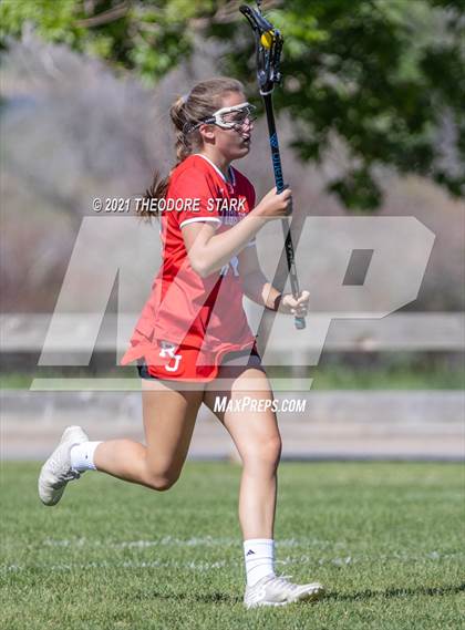 Thumbnail 3 in Regis Jesuit photogallery.
