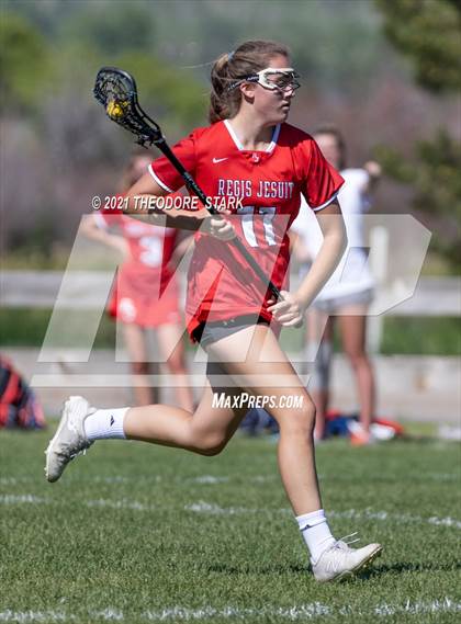 Thumbnail 3 in Regis Jesuit photogallery.