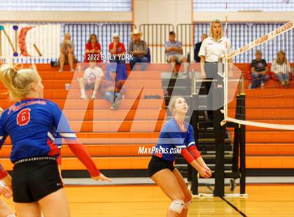 Thumbnail 1 in Grand Saline vs Prairiland photogallery.