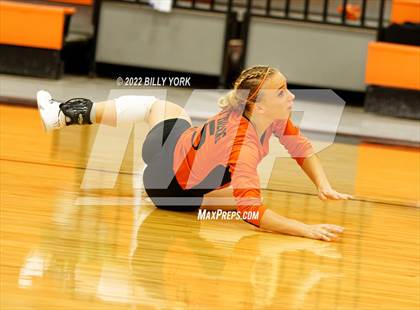 Thumbnail 2 in Grand Saline vs Prairiland photogallery.