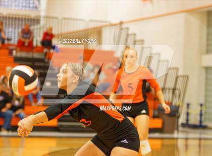 Thumbnail 1 in Grand Saline vs Prairiland photogallery.
