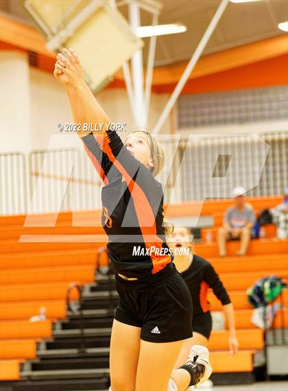 Thumbnail 1 in Grand Saline vs Prairiland photogallery.