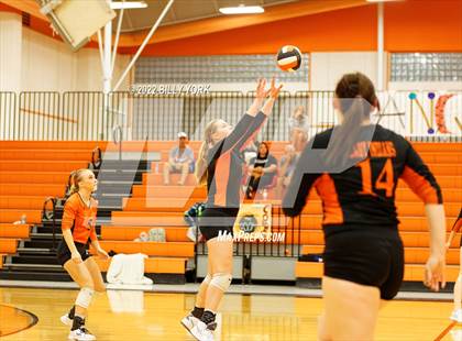 Thumbnail 3 in Grand Saline vs Prairiland photogallery.