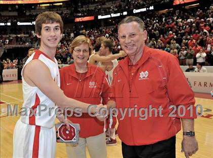 Thumbnail 2 in Mater Dei vs. Etiwanda (CIF SS D1AA Final) photogallery.