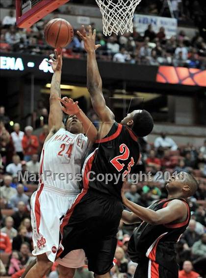 Thumbnail 1 in Mater Dei vs. Etiwanda (CIF SS D1AA Final) photogallery.