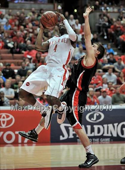 Thumbnail 2 in Mater Dei vs. Etiwanda (CIF SS D1AA Final) photogallery.