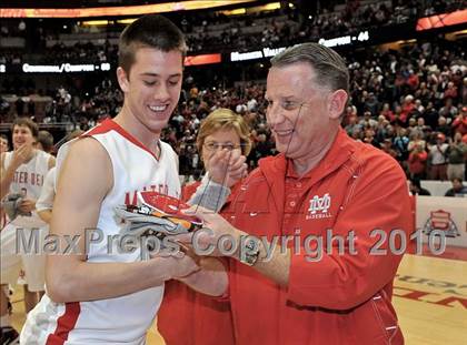 Thumbnail 1 in Mater Dei vs. Etiwanda (CIF SS D1AA Final) photogallery.