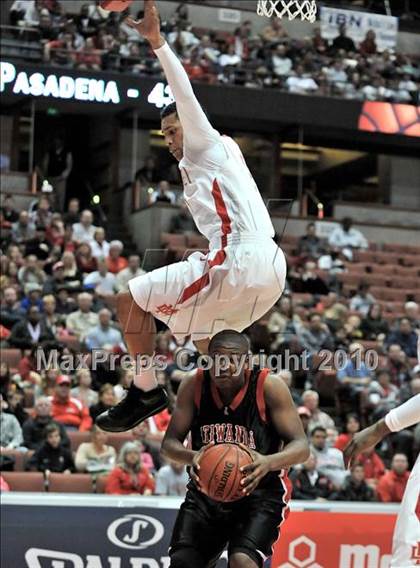 Thumbnail 2 in Mater Dei vs. Etiwanda (CIF SS D1AA Final) photogallery.