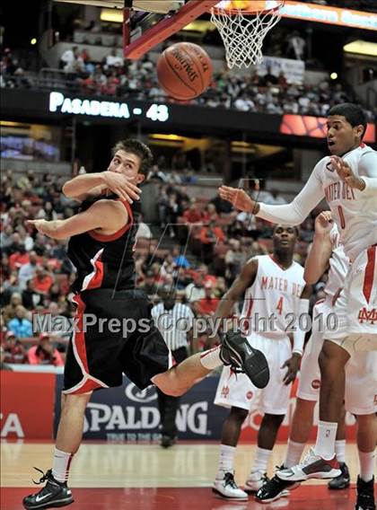 Thumbnail 1 in Mater Dei vs. Etiwanda (CIF SS D1AA Final) photogallery.