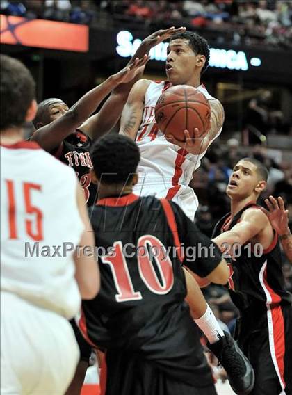 Thumbnail 2 in Mater Dei vs. Etiwanda (CIF SS D1AA Final) photogallery.