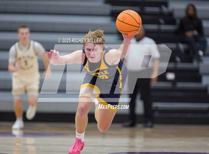 Thumbnail 1 in Battle @ Maize South (Hoopin on the Hill) photogallery.