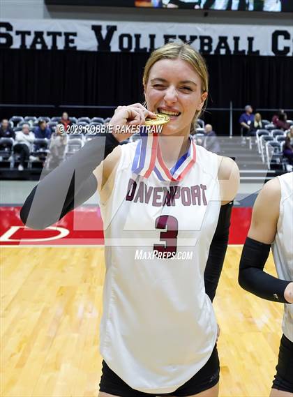 Thumbnail 1 in Davenport vs. Randall (UIL 4A Volleyball Final Medal Ceremony) photogallery.