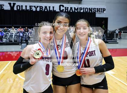 Thumbnail 1 in Davenport vs. Randall (UIL 4A Volleyball Final Medal Ceremony) photogallery.