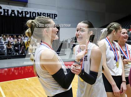 Thumbnail 3 in Davenport vs. Randall (UIL 4A Volleyball Final Medal Ceremony) photogallery.