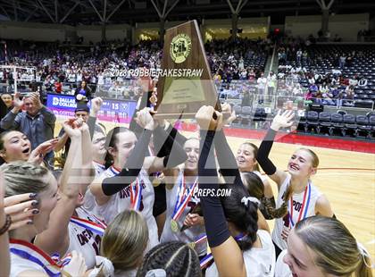 Thumbnail 2 in Davenport vs. Randall (UIL 4A Volleyball Final Medal Ceremony) photogallery.