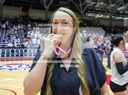 Thumbnail 2 in Davenport vs. Randall (UIL 4A Volleyball Final Medal Ceremony) photogallery.