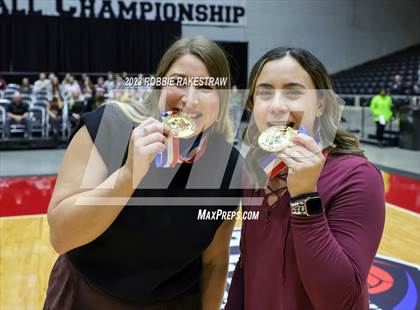 Thumbnail 2 in Davenport vs. Randall (UIL 4A Volleyball Final Medal Ceremony) photogallery.