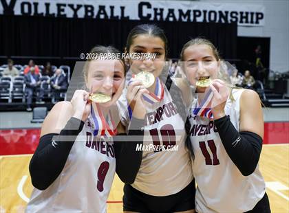 Thumbnail 2 in Davenport vs. Randall (UIL 4A Volleyball Final Medal Ceremony) photogallery.