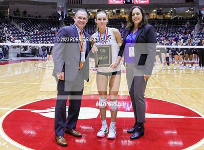 Thumbnail 1 in Davenport vs. Randall (UIL 4A Volleyball Final Medal Ceremony) photogallery.