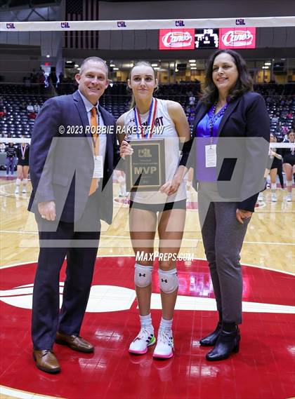 Thumbnail 2 in Davenport vs. Randall (UIL 4A Volleyball Final Medal Ceremony) photogallery.