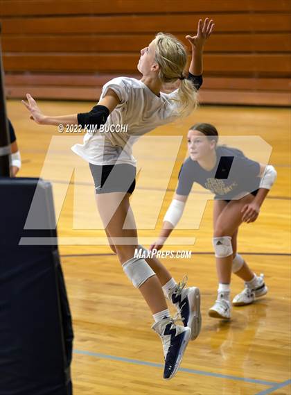 Thumbnail 2 in Grosse Pointe South vs. Detroit Country Day (GPS Quad) photogallery.