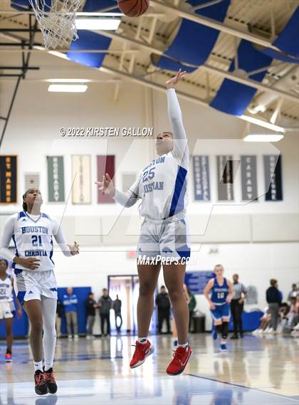 Thumbnail 3 in Houston Christian vs. Episcopal (Southwest Preparatory Conference Final)  photogallery.
