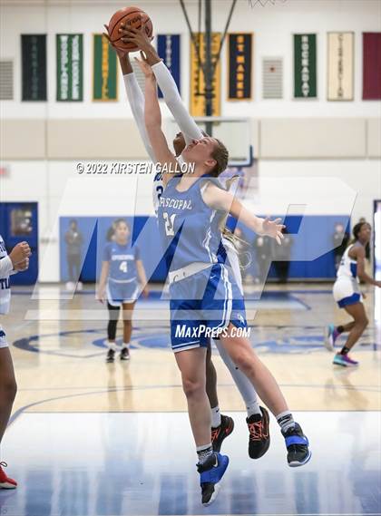 Thumbnail 3 in Houston Christian vs. Episcopal (Southwest Preparatory Conference Final)  photogallery.