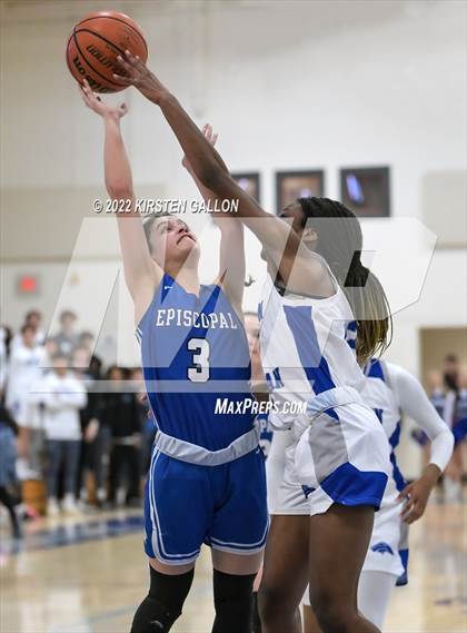 Thumbnail 3 in Houston Christian vs. Episcopal (Southwest Preparatory Conference Final)  photogallery.