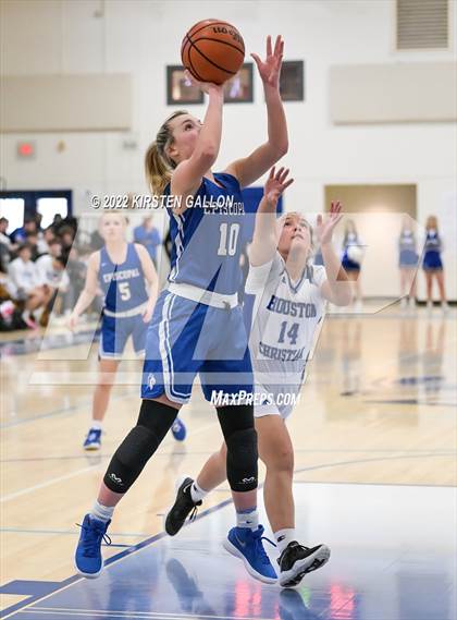 Thumbnail 1 in Houston Christian vs. Episcopal (Southwest Preparatory Conference Final)  photogallery.