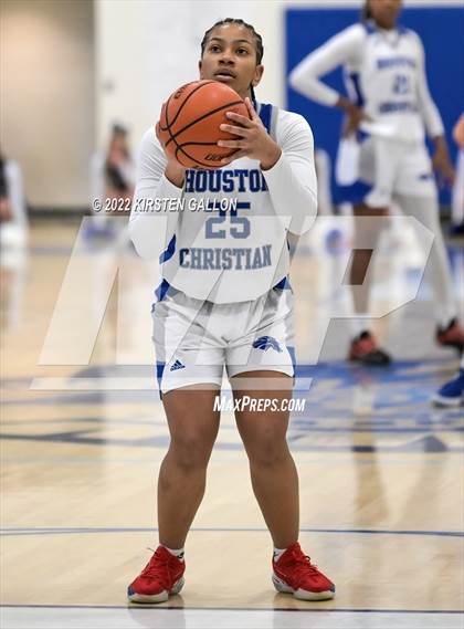 Thumbnail 2 in Houston Christian vs. Episcopal (Southwest Preparatory Conference Final)  photogallery.