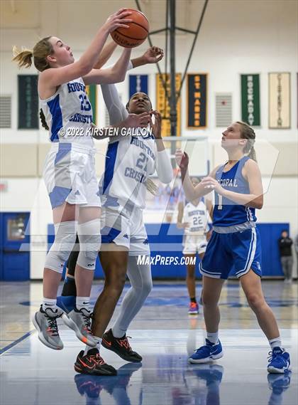 Thumbnail 3 in Houston Christian vs. Episcopal (Southwest Preparatory Conference Final)  photogallery.