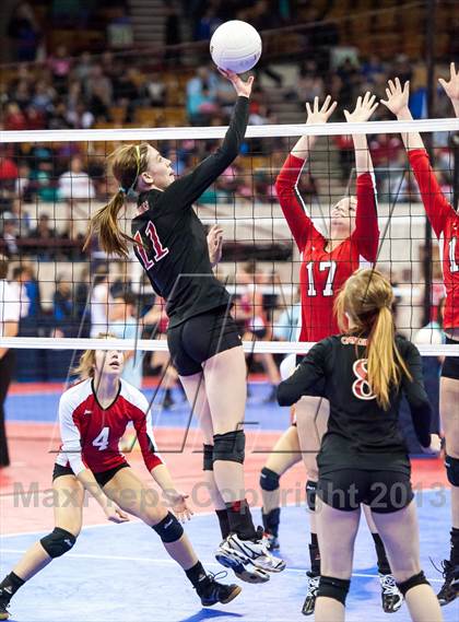 Thumbnail 3 in Montrose vs. Elizabeth (CHSAA 4A Pool 4) photogallery.