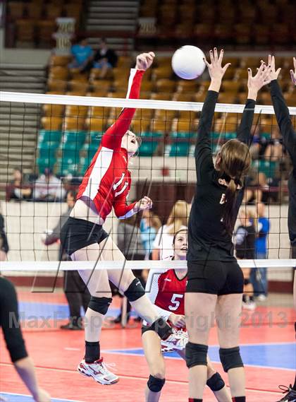 Thumbnail 2 in Montrose vs. Elizabeth (CHSAA 4A Pool 4) photogallery.